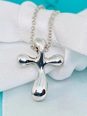 Tiffany & Co Tear Drop Cross Elsa Peretti 16” Pendant Necklace 925 Box